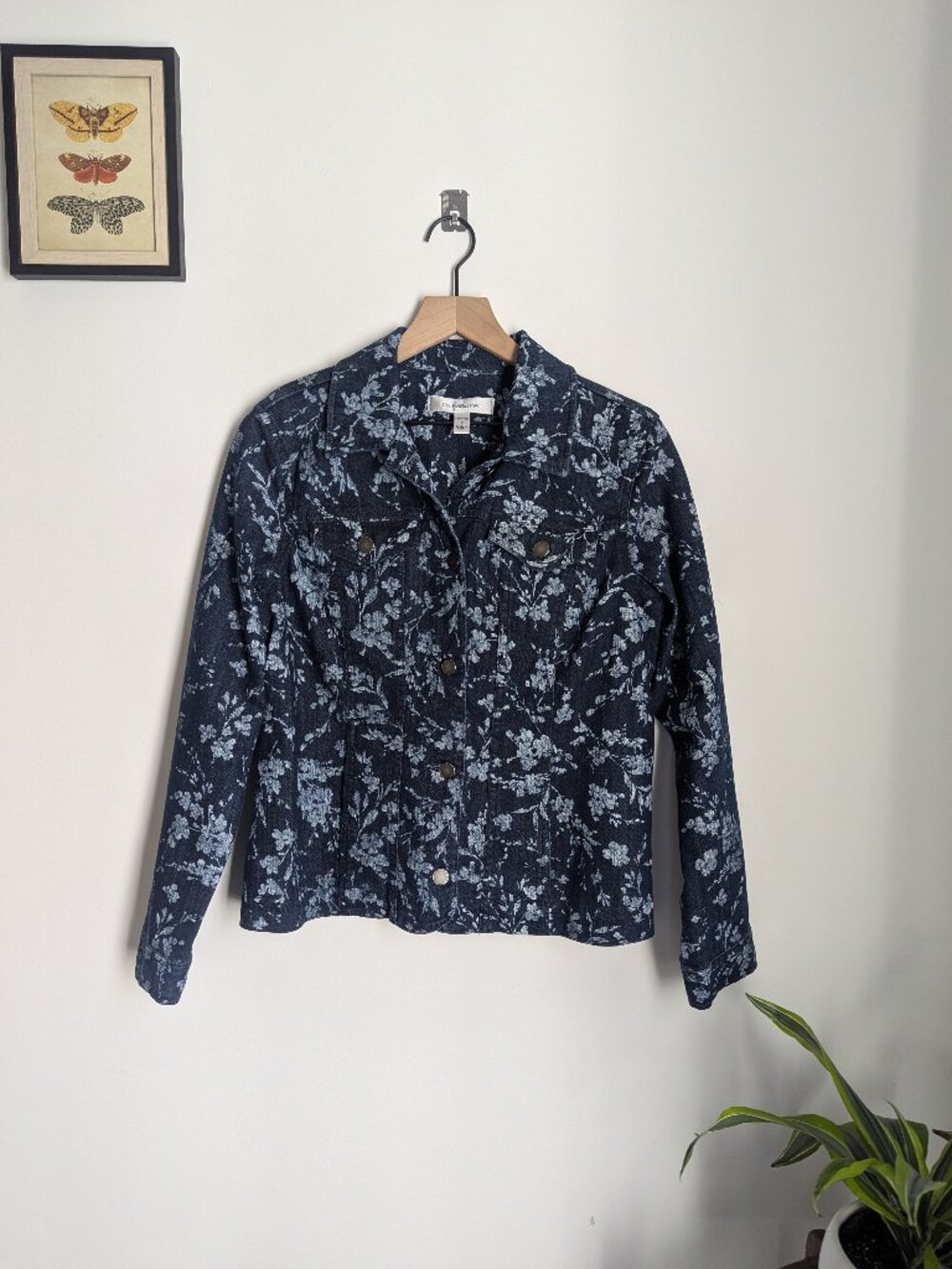 Croft & Barrow Denim Jacket Floral Pattern Dark Wash